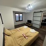 M&d Guest house